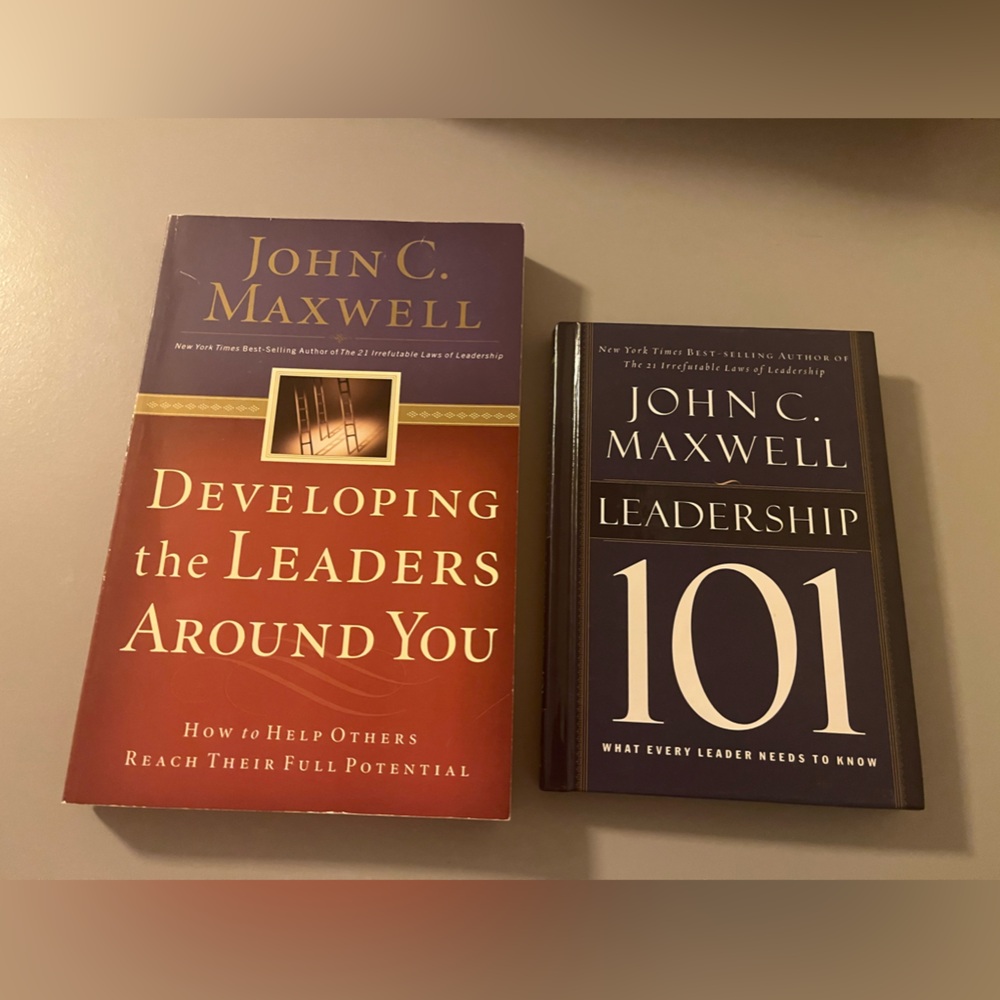 John C Maxwell Leadership Book Set
